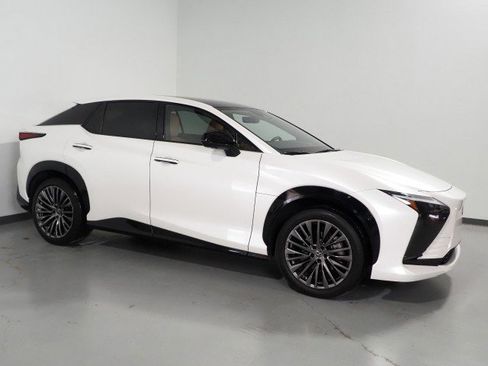 Used 2023 Lexus RZ 450e Luxury w/ Accessory Package (2T) image 1