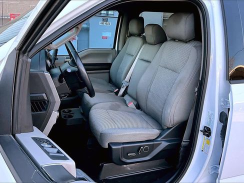 Used 2016 Ford F150 XLT w/ Equipment Group 302A Luxury image 8