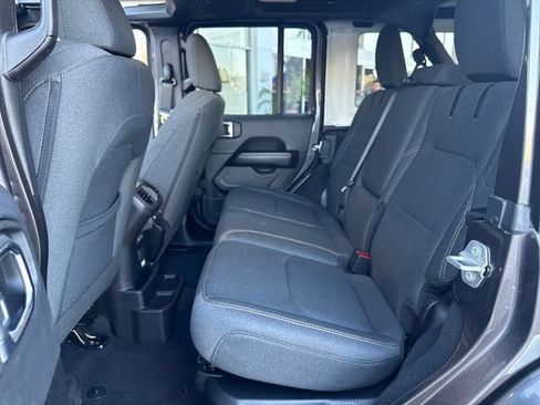 Used 2025 Jeep Wrangler Unlimited Sahara w/ Safety Group image 23