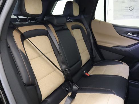 New 2026 Chevrolet Equinox ACTIV AWD/4WD image 22
