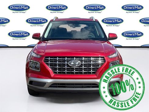 Used 2025 Hyundai Venue SEL FWD image 2