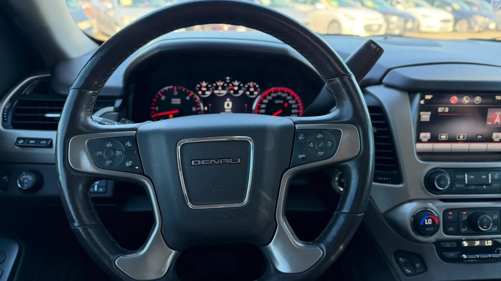 Used 2015 GMC Yukon XL Denali w/ Touring Package RWD image 15