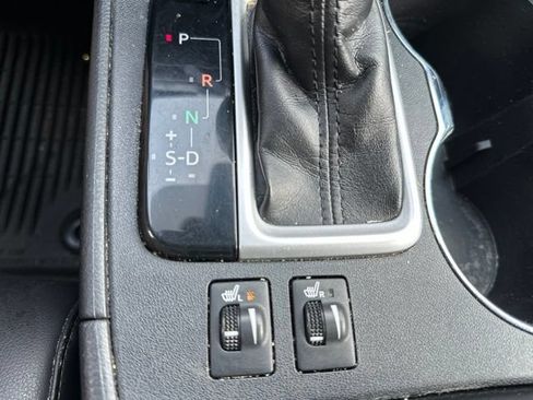 Used 2019 Toyota Highlander XLE AWD/4WD image 36