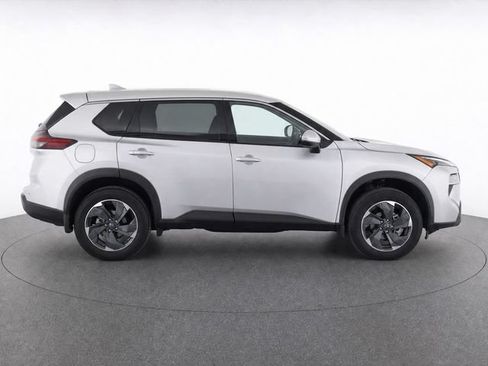 Used 2024 Nissan Rogue SV AWD/4WD image 10
