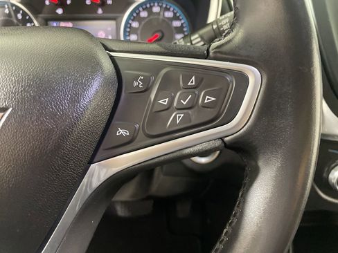 Used 2022 Chevrolet Equinox LT w/ Driver Convenience Package image 14