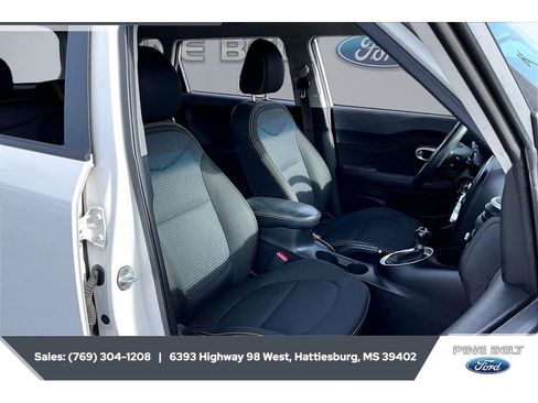 Used 2016 Kia Soul + FWD image 6