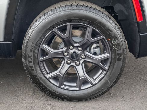 New 2026 Jeep Grand Wagoneer Limited w/ Convenience Group I image 10