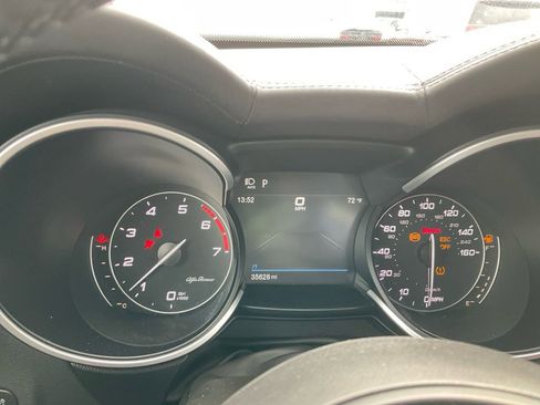 Used 2022 Alfa Romeo Stelvio Veloce image 18