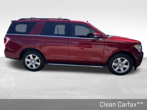 Used 2018 Ford Expedition XLT w/ Equipment Group 202A AWD/4WD image 14