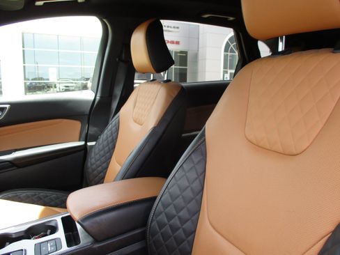 Used 2024 Ford Edge Titanium w/ Titanium Elite Package AWD/4WD image 18