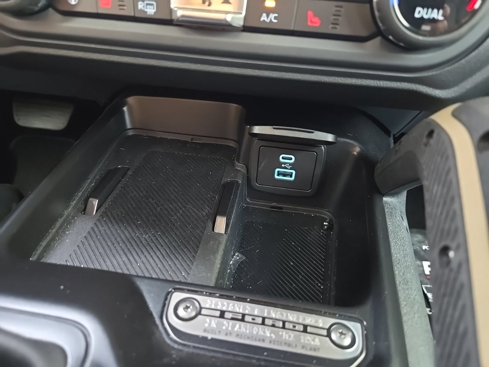 Used 2025 Ford Bronco Badlands AWD/4WD image 32