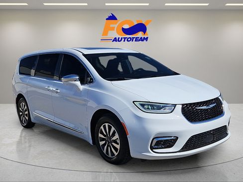 Used 2022 Chrysler Pacifica Limited FWD image 6