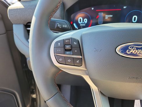 New 2026 Ford Explorer Active w/ Active Comfort Package image 12