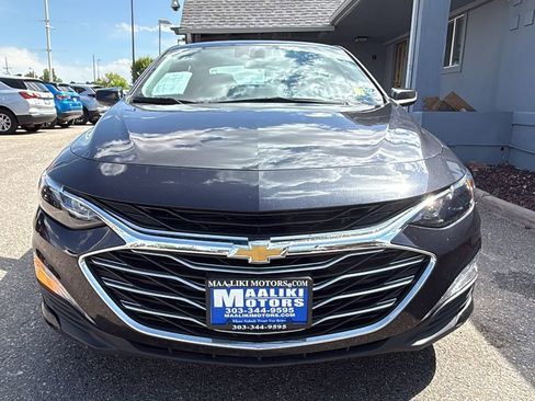 Used 2023 Chevrolet Malibu LT image 2