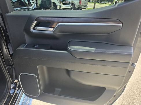 Used 2025 GMC Sierra 1500 SLT RWD image 28