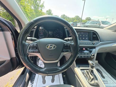 Used 2018 Hyundai Elantra Value Edition FWD image 18