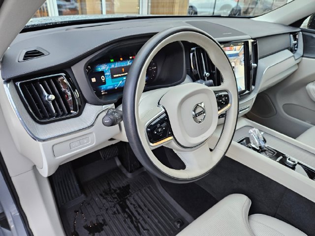 Used 2025 Volvo XC60 T8 Ultra w/ Protection Package Premier AWD/4WD image 19