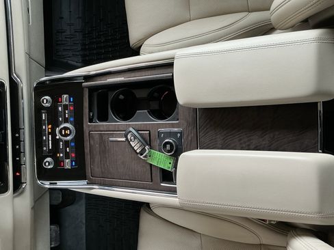 Used 2021 Lincoln Navigator Reserve w/ Luxury Package image 11