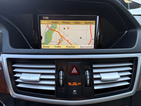 Used 2010 Mercedes-Benz E 350 Sedan image 12