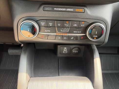 Used 2025 Ford Escape Active AWD/4WD image 21