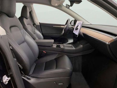 Used 2023 Tesla Model Y Performance image 22