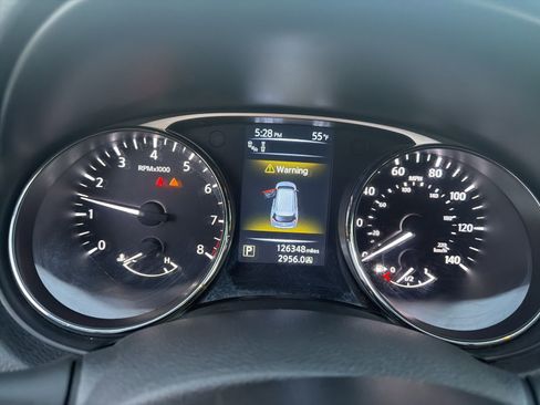 Used 2016 Nissan Rogue SL w/ SL Premium Package image 11