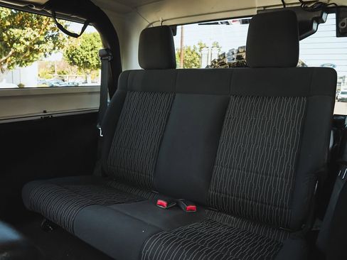 Used 2012 Jeep Wrangler Sahara image 23