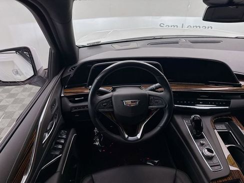 Used 2024 Cadillac Escalade Luxury image 24