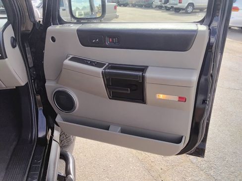 Used 2005 HUMMER H2 image 15