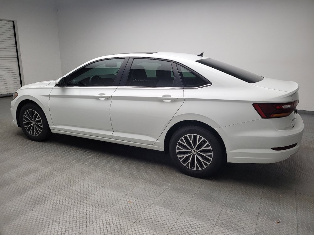 Used 2019 Volkswagen Jetta SE w/ Cold Weather Package FWD image 3