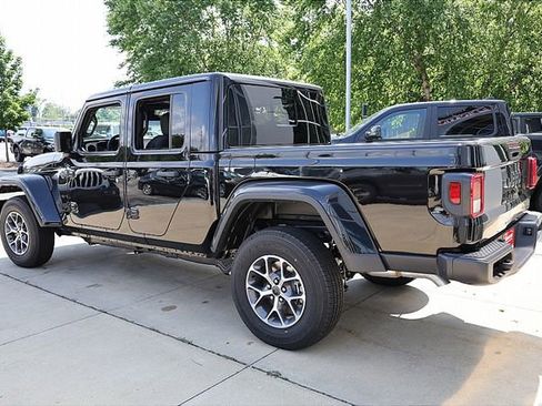 New 2025 Jeep Gladiator Sport image 6