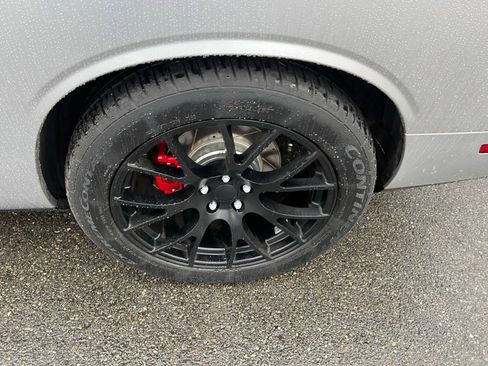 Used 2010 Dodge Challenger R/T image 13