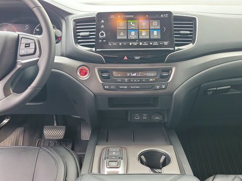 Certified 2025 Honda Ridgeline Sport image 19