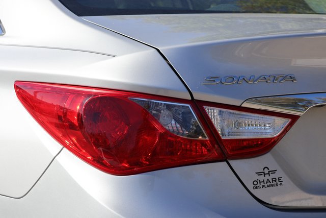 Used 2012 Hyundai Sonata Limited w/ Navigation Pkg FWD image 11