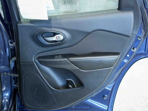 Used 2016 Jeep Cherokee Latitude w/ Safety/Convenience Group image 14