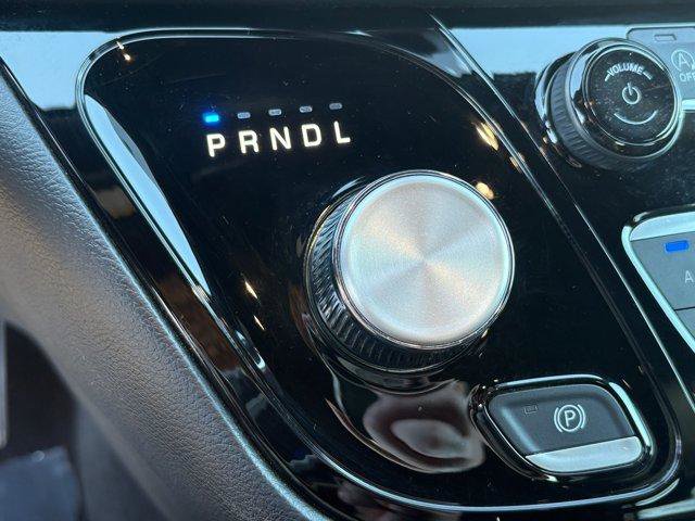 Used 2025 Chrysler Pacifica Select FWD image 30