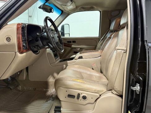 Used 2006 GMC Sierra 2500 SLT w/ Heavy-Duty Power Package image 12