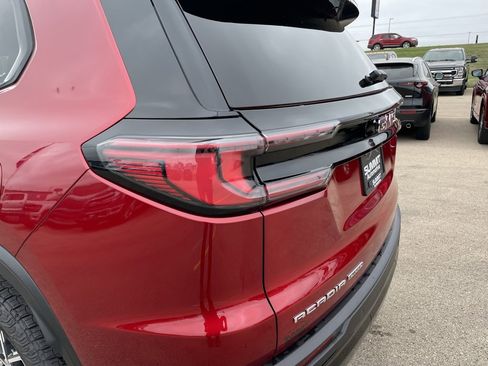 Used 2025 GMC Acadia AT4 w/ Luxury Package image 33