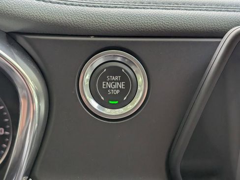 Used 2020 Chevrolet Blazer LT FWD image 26