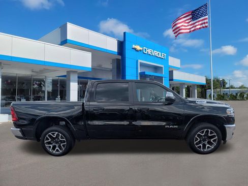 Used 2025 RAM 1500 Laramie AWD/4WD image 2