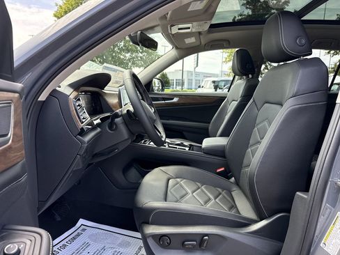 New 2026 Volkswagen Atlas SE FWD image 11