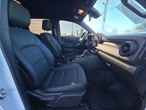Used 2024 Chevrolet Colorado W/T image 11