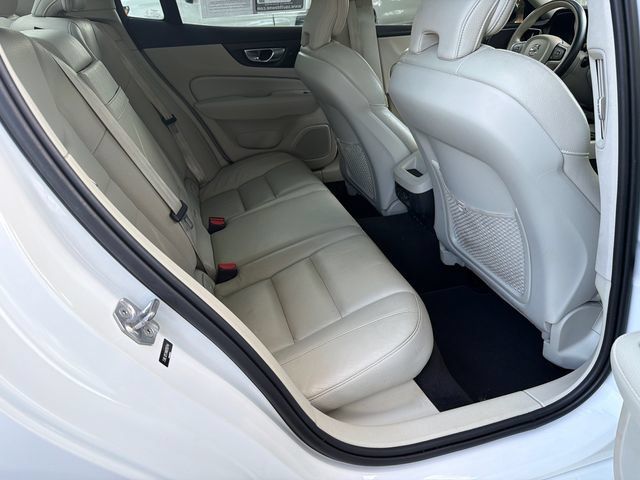 Used 2022 Volvo S60 B5 Momentum w/ Climate Package FWD image 15