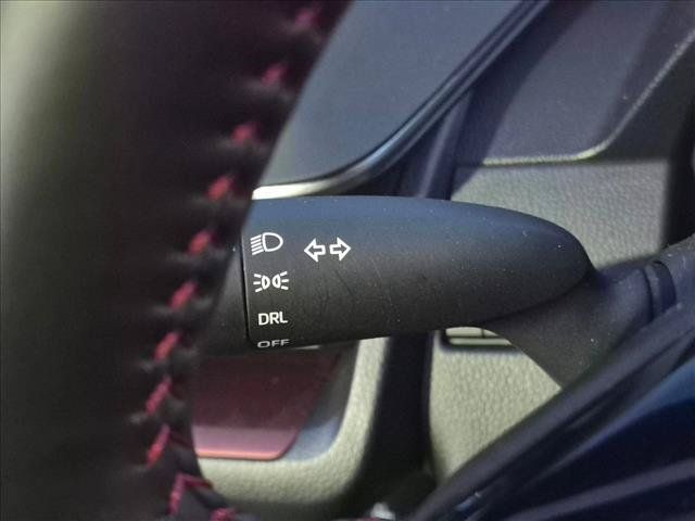 Used 2026 Toyota Prius Plug-In Hybrid FWD image 8