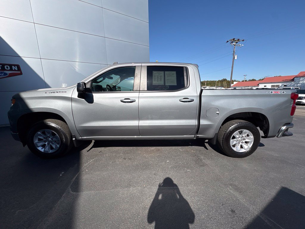 Used 2025 Chevrolet Silverado 1500 LT AWD/4WD image 4