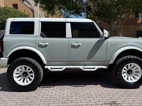Used 2024 Ford Bronco Outer Banks image 3