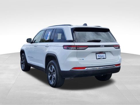 Used 2024 Jeep Grand Cherokee Limited 4xe w/ Trailer Tow Package AWD/4WD image 4