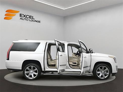Used 2017 Cadillac Escalade ESV Premium Luxury image 56