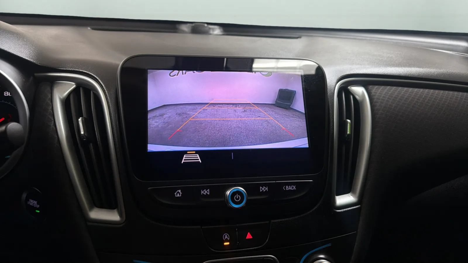 Used 2020 Chevrolet Malibu LS FWD image 14