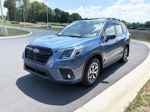 Certified 2022 Subaru Forester Premium AWD/4WD image 3